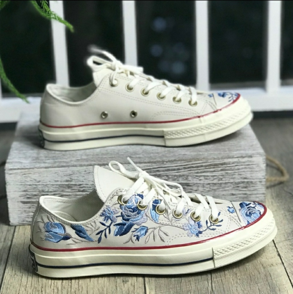 Floral converse